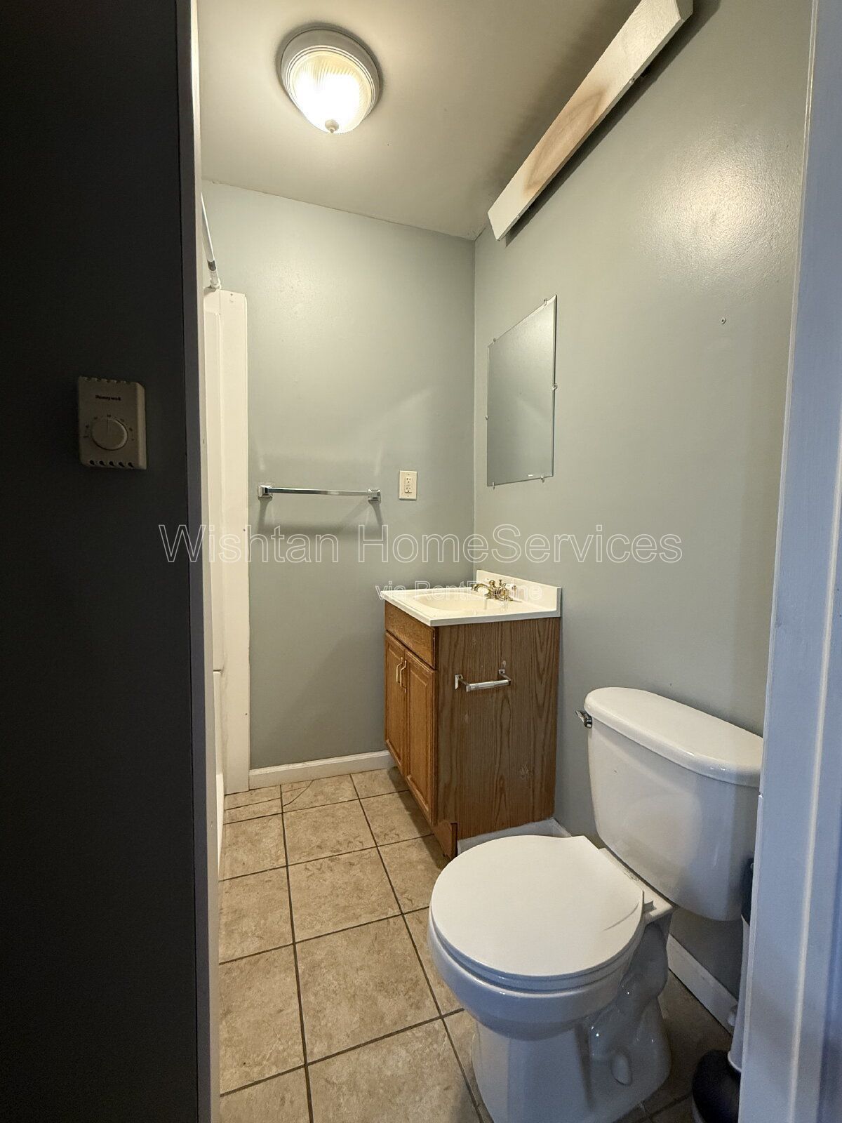 Charming 1-Bedroom Apartment in Quincy – Your Cozy Retreat Awaits! property image