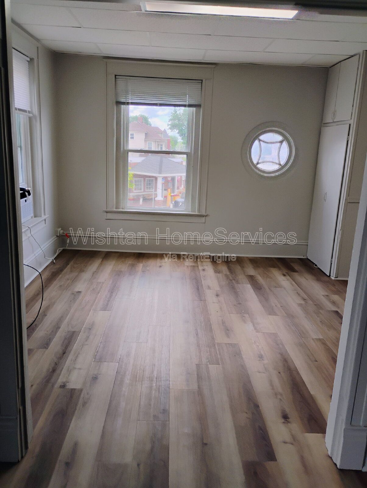 Charming 3-Bed Duplex Retreat at 591 Clark St, Galesburg property image