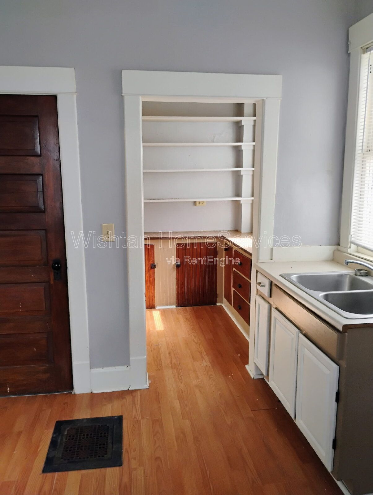 Charming 3-Bed Duplex Retreat at 591 Clark St, Galesburg property image