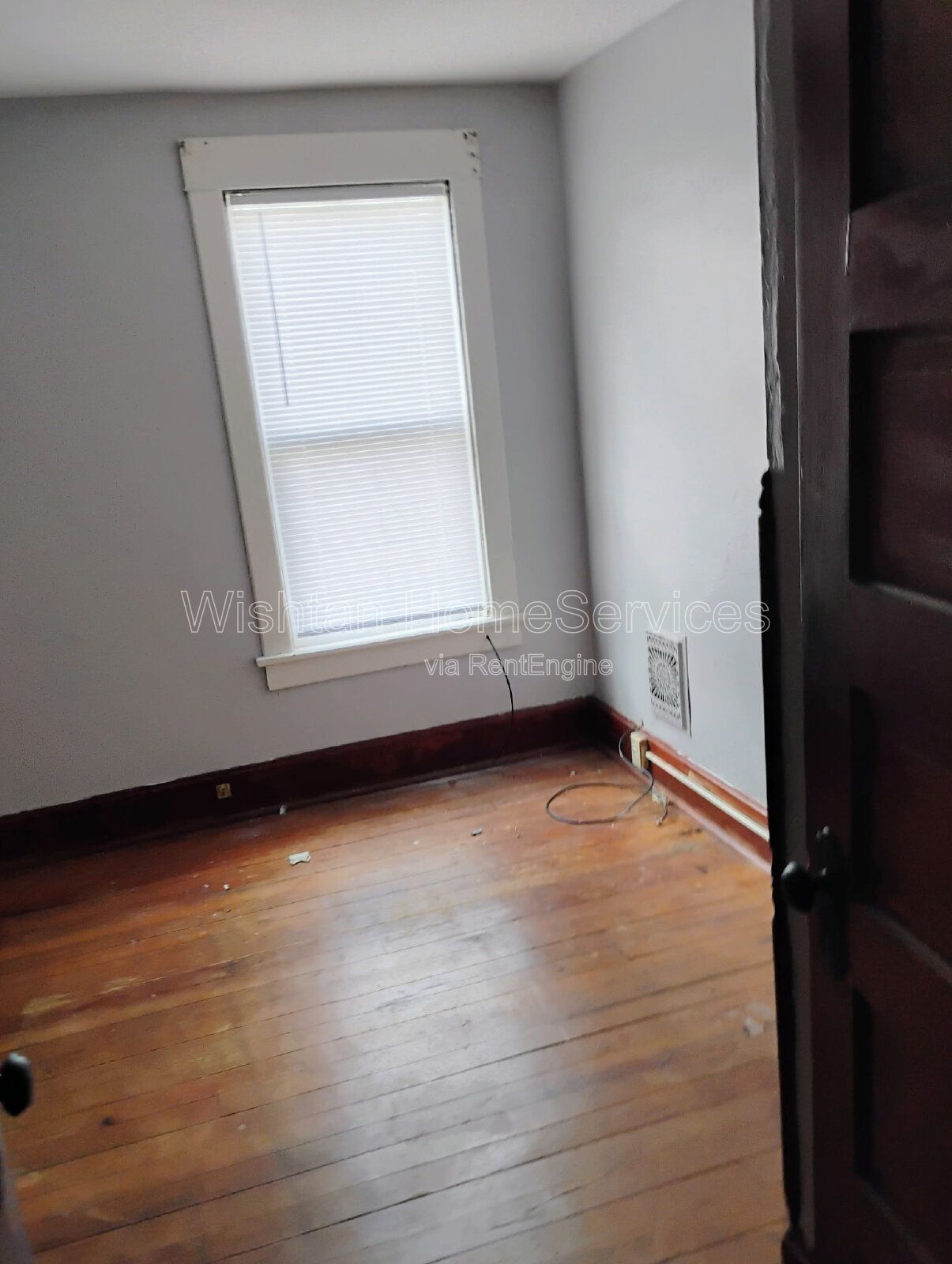 Charming 3-Bed Duplex Retreat at 591 Clark St, Galesburg property image