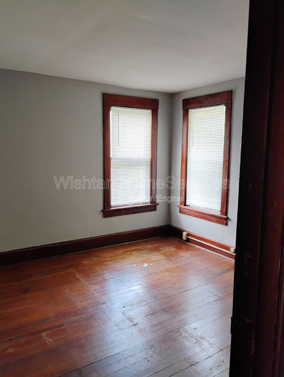 Charming 3-Bed Duplex Retreat at 591 Clark St, Galesburg property image