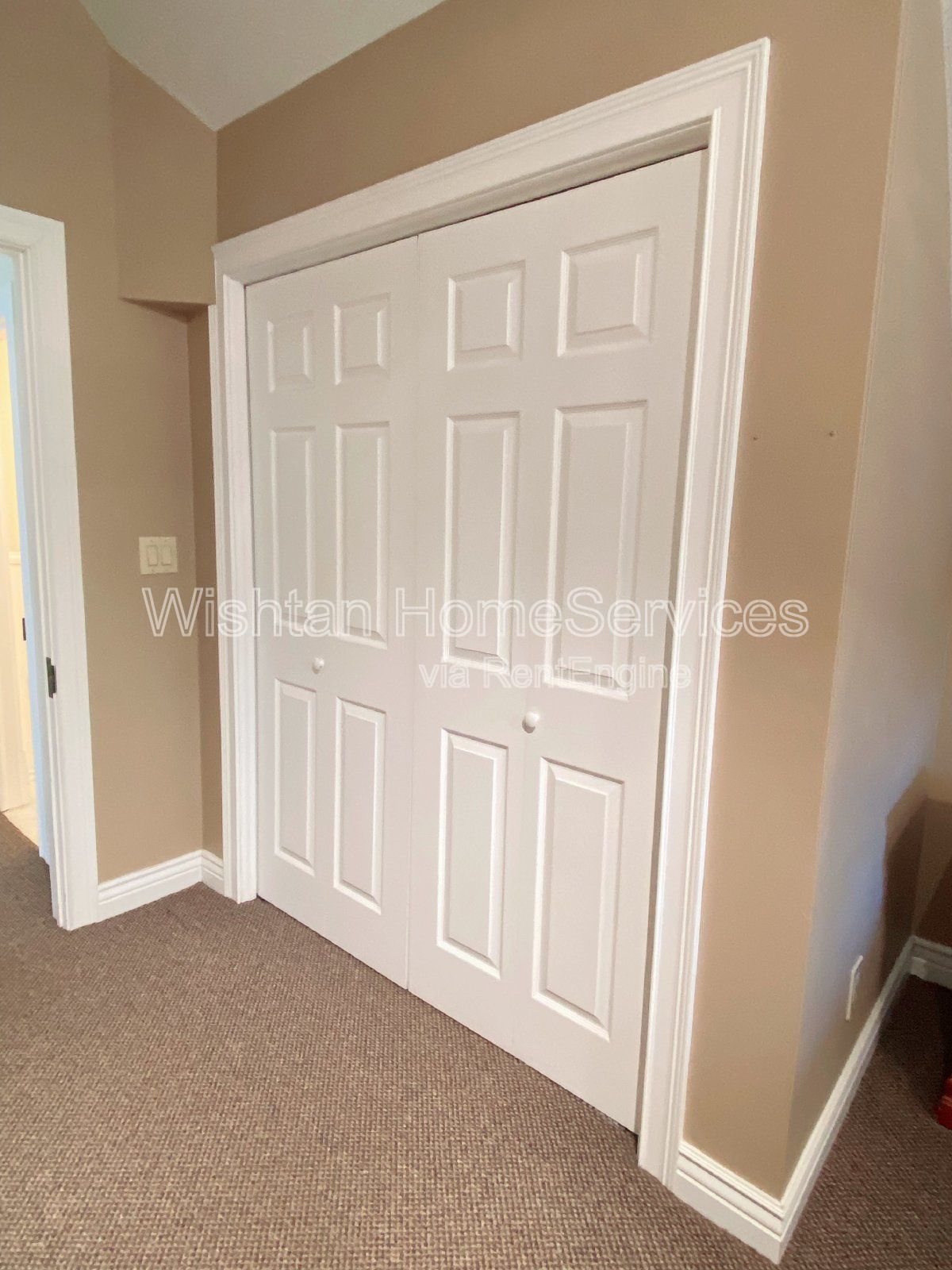 A unique fusion of convenience and luxury. Request a showing today at your new home away from home, 538 N. Randolph St! property image