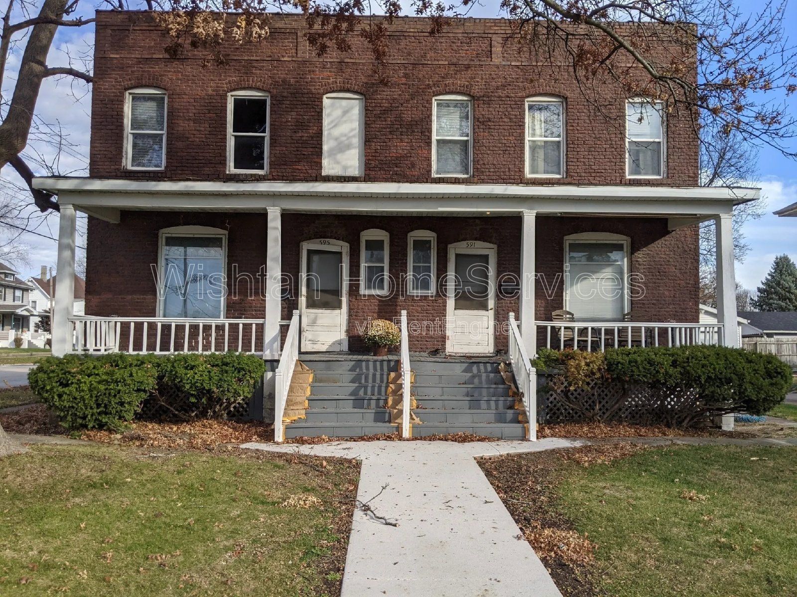 Charming 3-Bed Duplex Retreat at 591 Clark St, Galesburg property image