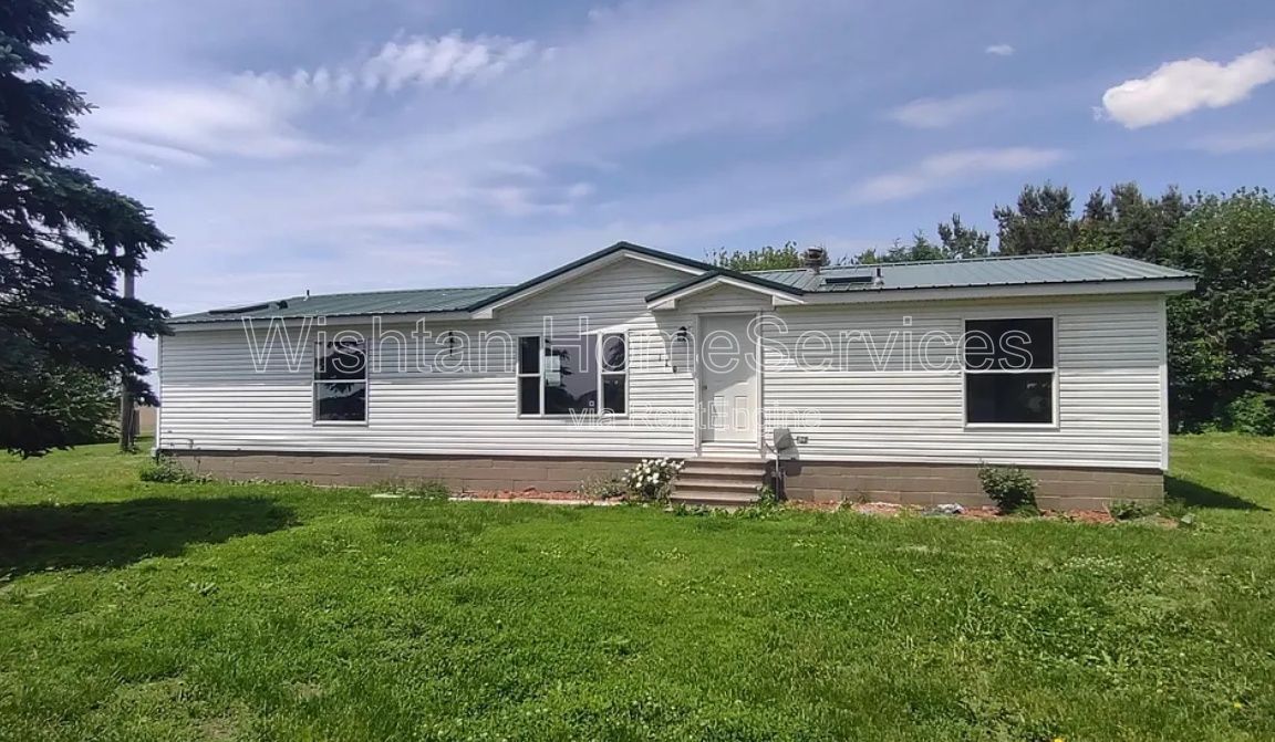 Charming 3-Bed, 2-Bath Oasis at 120 Evergreen St, Raritan – Your Cozy Retreat Awaits! property image