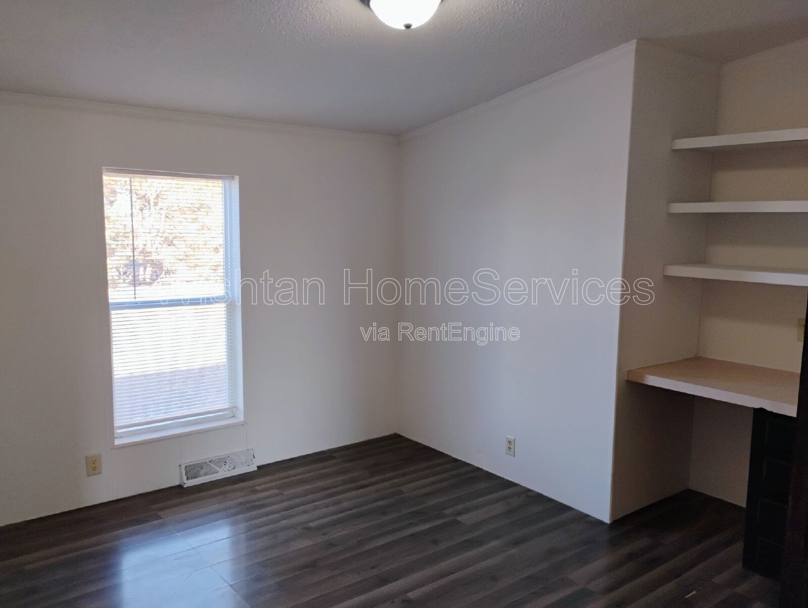 Charming 3-Bed, 2-Bath Oasis at 120 Evergreen St, Raritan – Your Cozy Retreat Awaits! property image