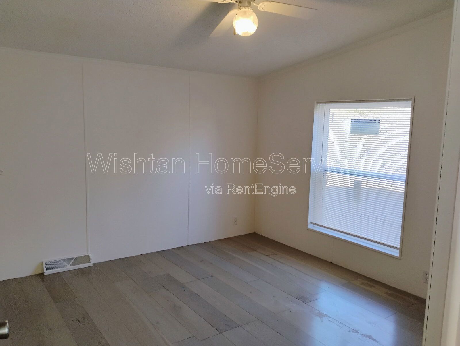 Charming 3-Bed, 2-Bath Oasis at 120 Evergreen St, Raritan – Your Cozy Retreat Awaits! property image