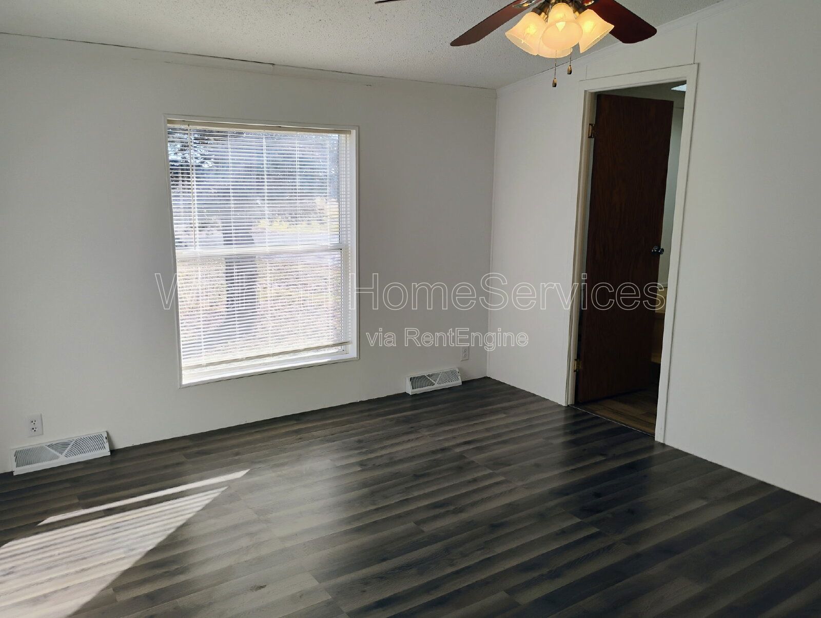 Charming 3-Bed, 2-Bath Oasis at 120 Evergreen St, Raritan – Your Cozy Retreat Awaits! property image