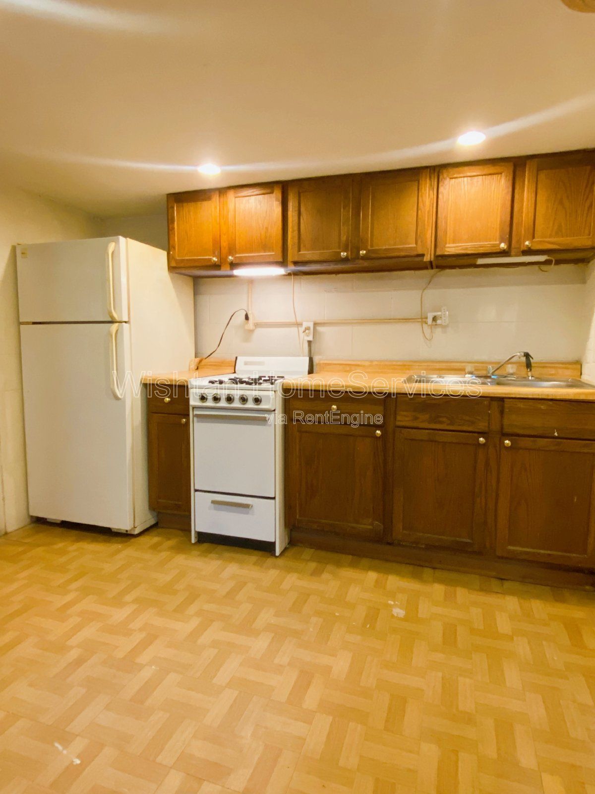 Prime Location, Affordable Living: Studio Apartment Near Macomb's Historic Square Awaits! property image