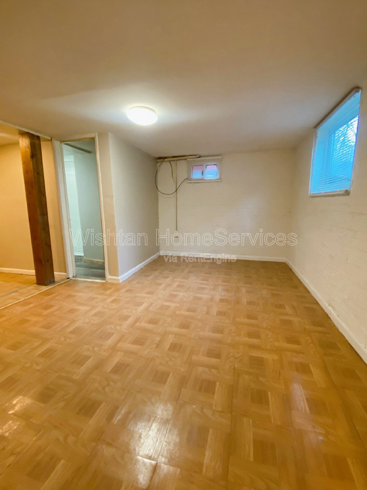 Prime Location, Affordable Living: Studio Apartment Near Macomb's Historic Square Awaits! property image