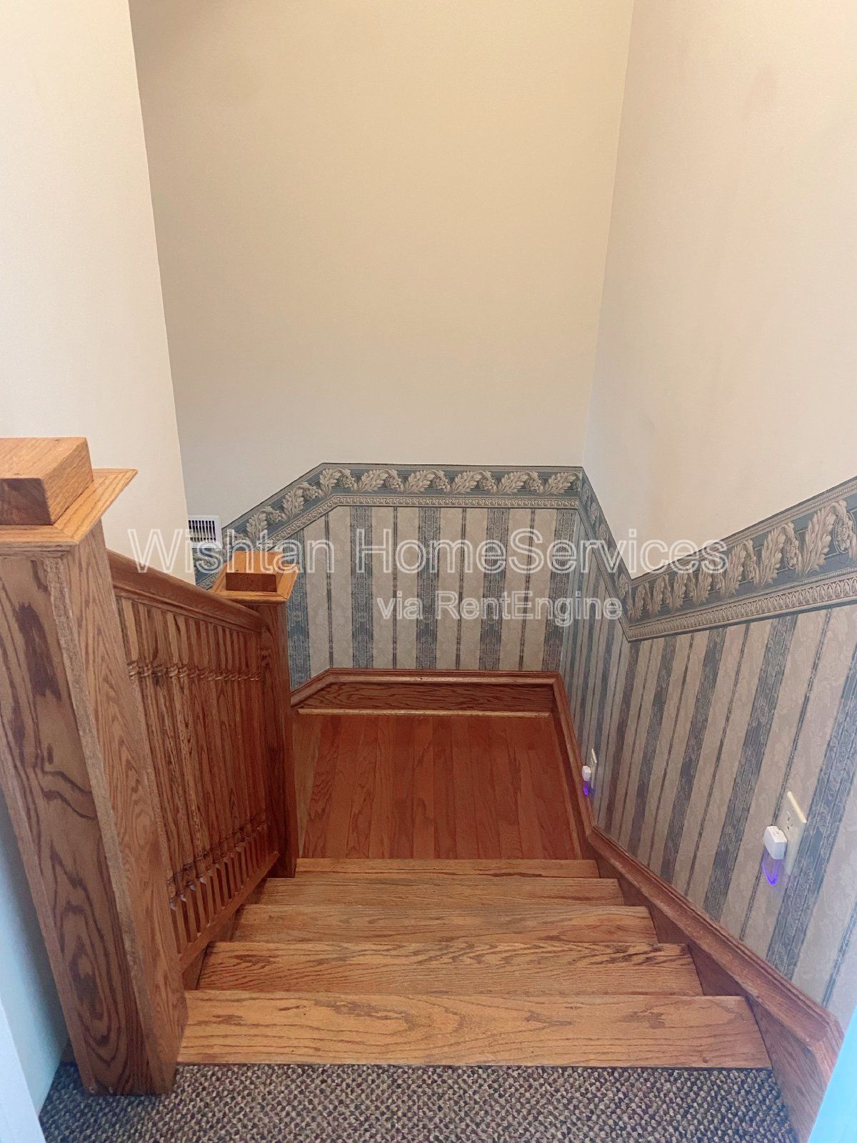 A unique fusion of convenience and luxury. Request a showing today at your new home away from home, 538 N. Randolph St! property image