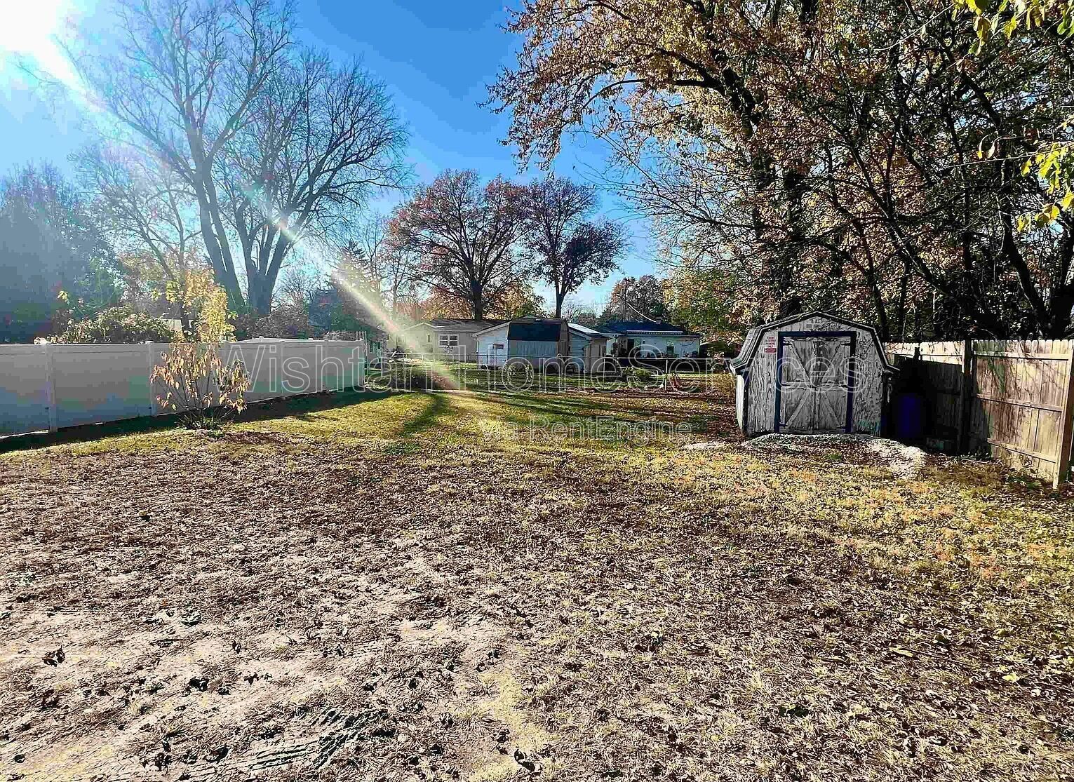 Charming 3-Bed Oasis with Gleaming Hardwood Floors at 1086 N Cedar St, Galesburg! property image