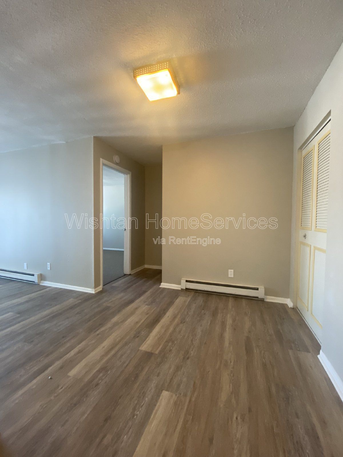 Charming 1-Bedroom Apartment with Modern Amenities in Macomb, IL! property image