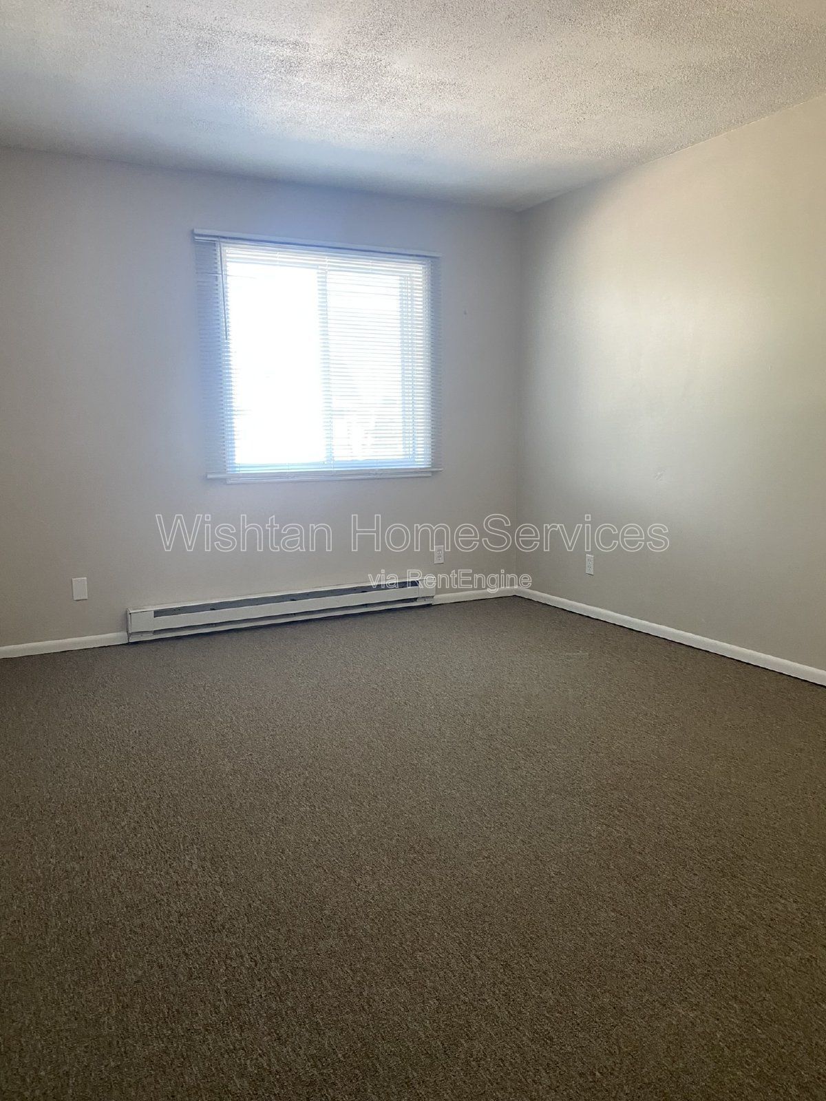 Charming 1-Bedroom Apartment with Modern Amenities in Macomb, IL! property image