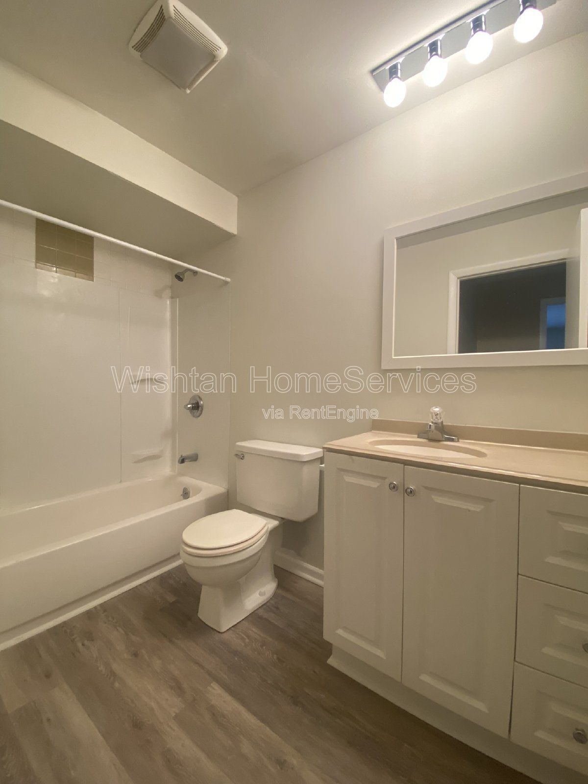 Charming 1-Bedroom Apartment with Modern Amenities in Macomb, IL! property image