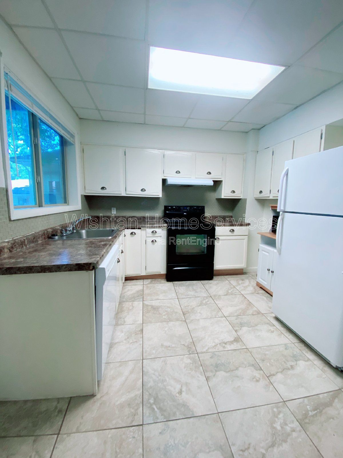 Charming 4-Bedroom Home with Spacious Living! Available for Fall Semester! property image