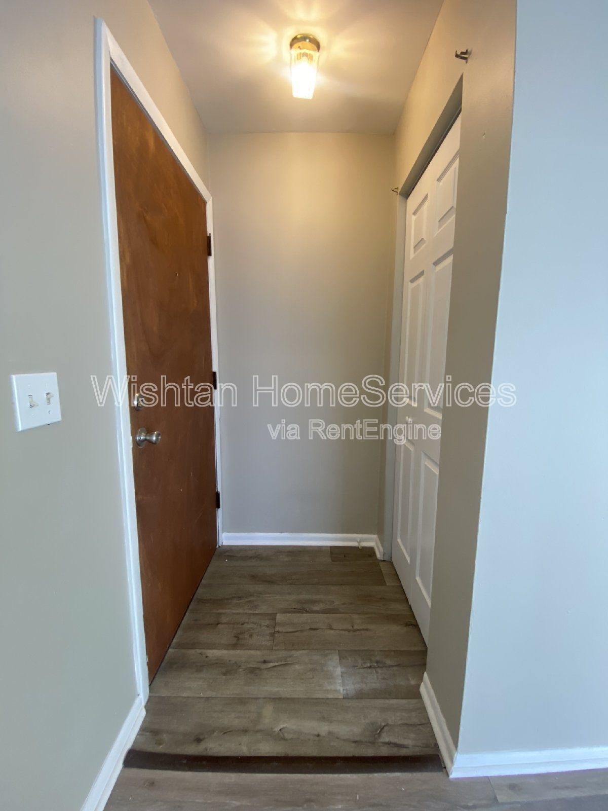 Prime Complex Living: Rent Your Ideal 1 Bedroom Apartment Today! property image