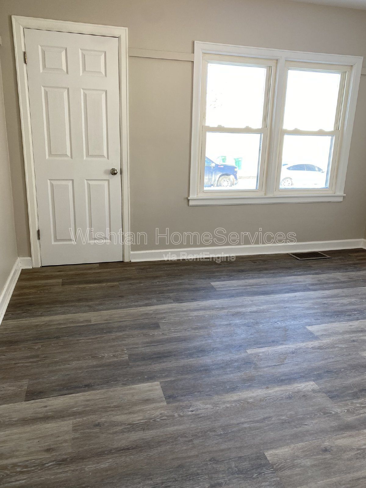 Spacious 5-Bedroom Home with 2 Full Bathrooms in Macomb, IL - A Must-See Rental Property! Available for Fall Semester! property image