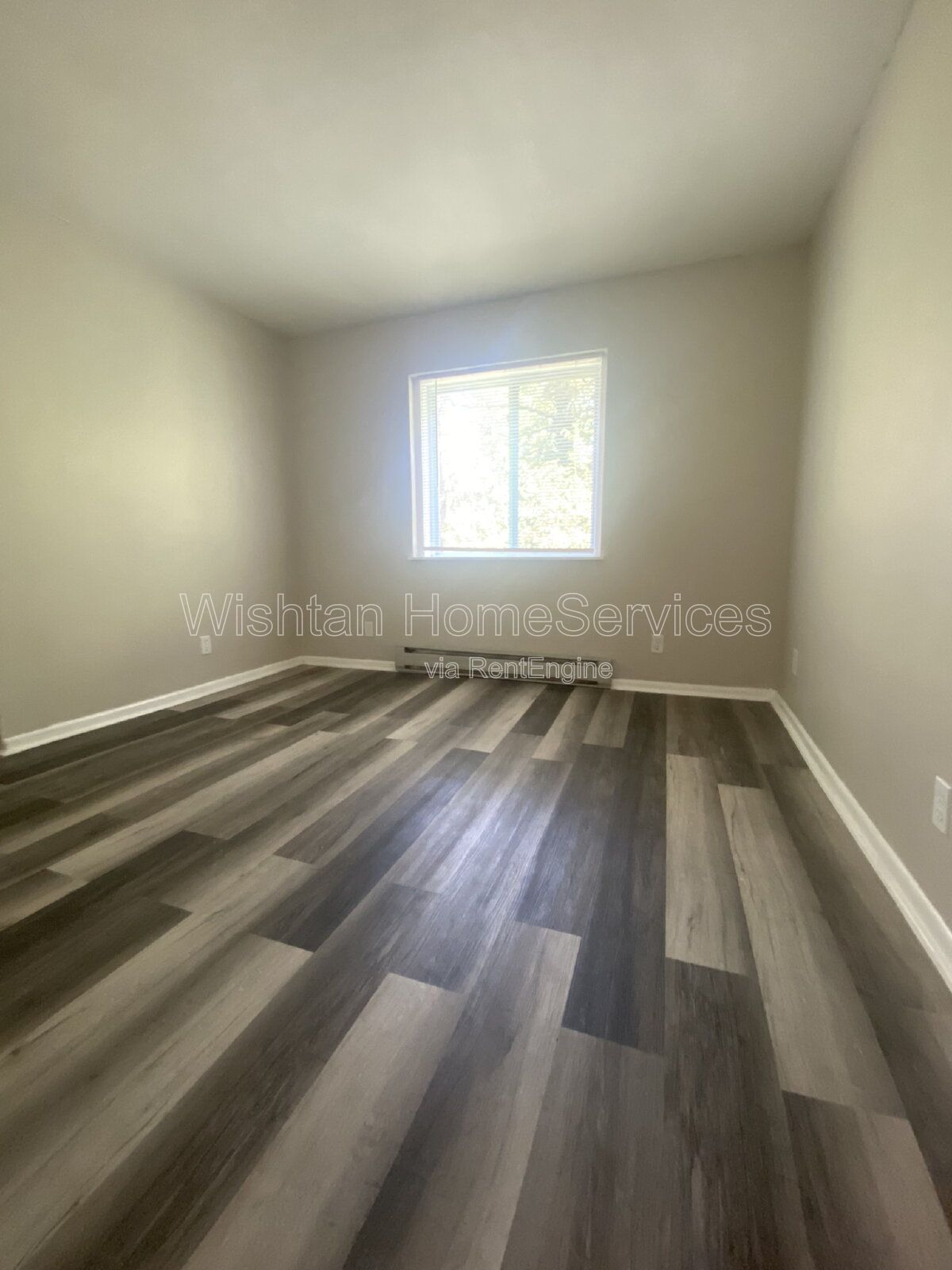 Charming 2-bedroom apartment in Macomb with 725 sq ft and full bathroom! property image