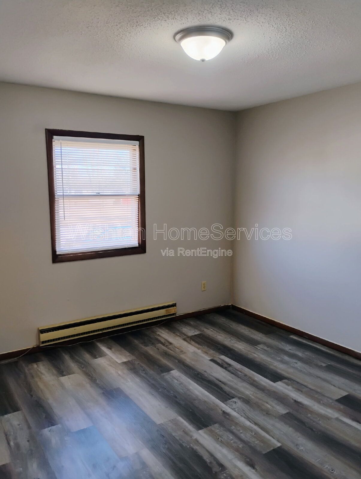 Charming 2-Bed Apartment in Laharpe, IL – Your Cozy Retreat Awaits! property image