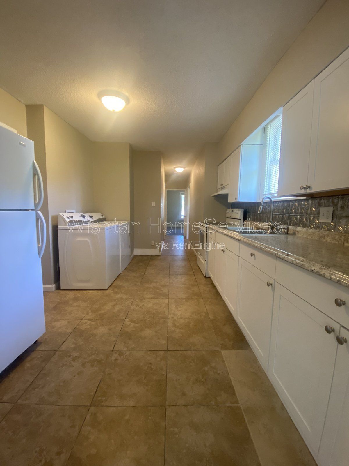 Spacious 4 Bedroom Rental in Prime Macomb Location - 617 W Calhoun St Apt A property image