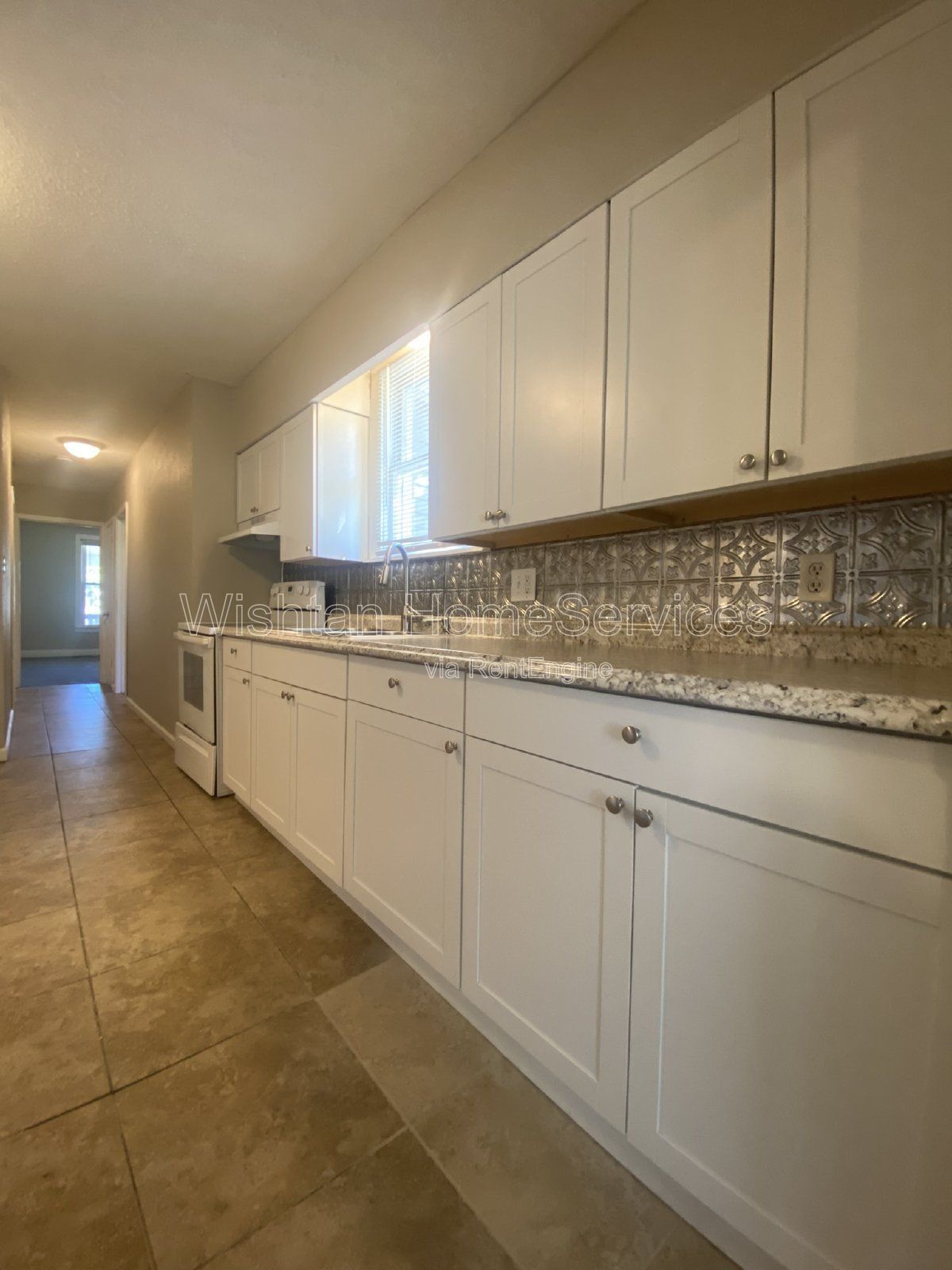 Spacious 4 Bedroom Rental in Prime Macomb Location - 617 W Calhoun St Apt A property image