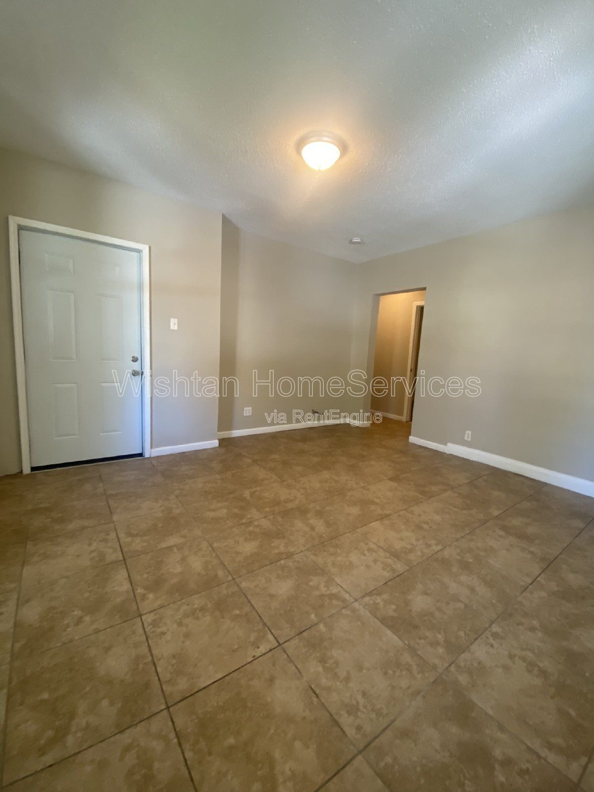 Spacious 4 Bedroom Rental in Prime Macomb Location - 617 W Calhoun St Apt A property image