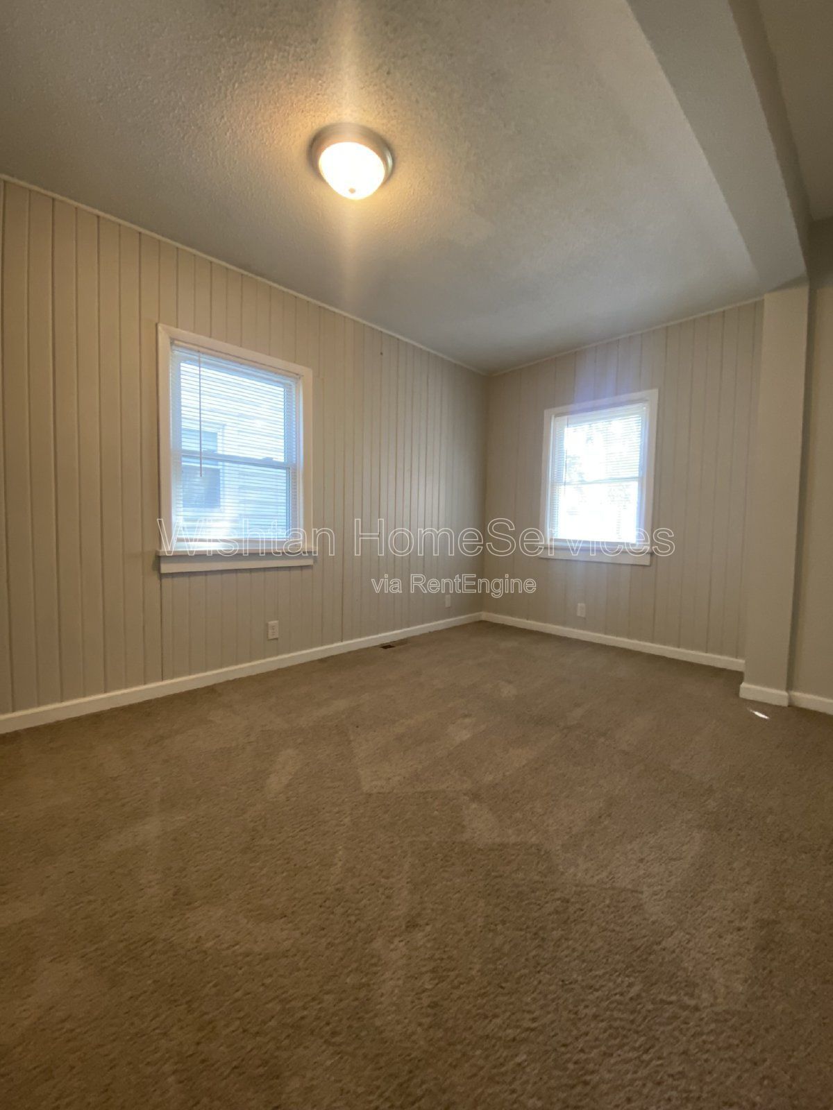 Spacious 4 Bedroom Rental in Prime Macomb Location - 617 W Calhoun St Apt A property image