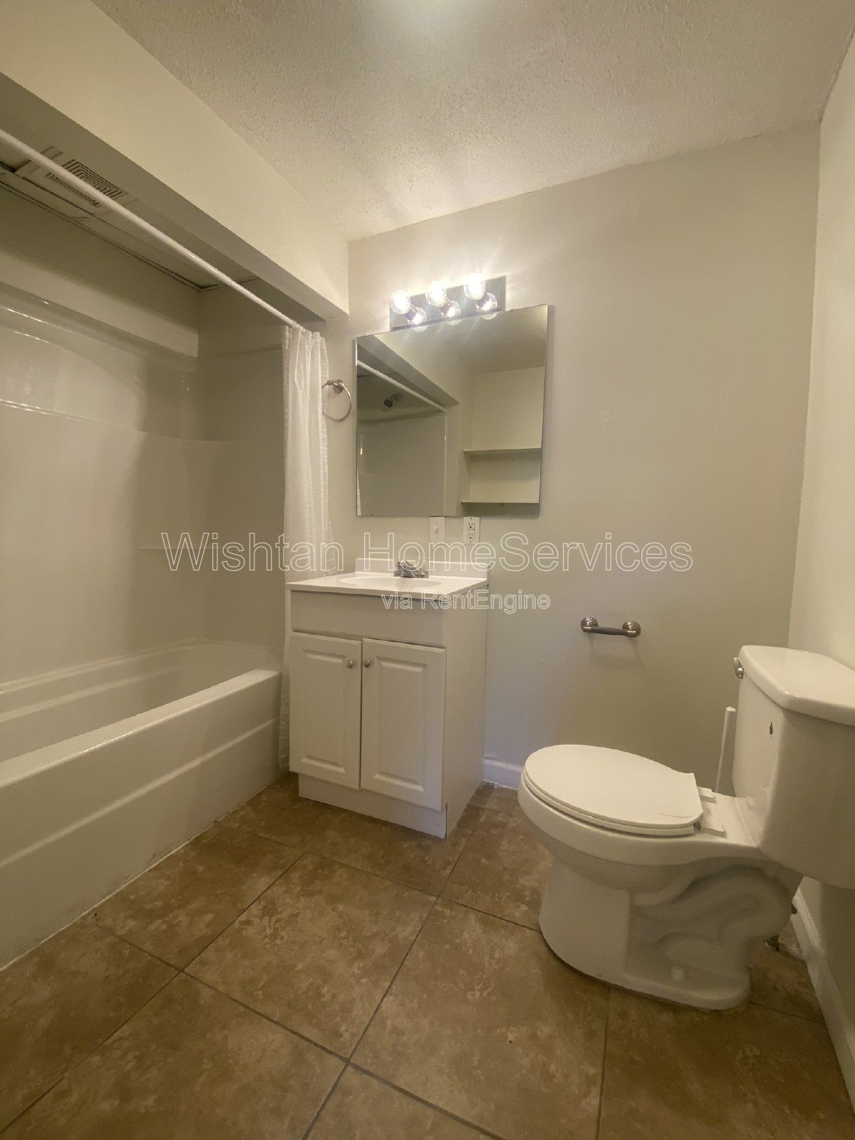 Spacious 4 Bedroom Rental in Prime Macomb Location - 617 W Calhoun St Apt A property image